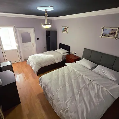Corner Park Center Pensjonat 3*