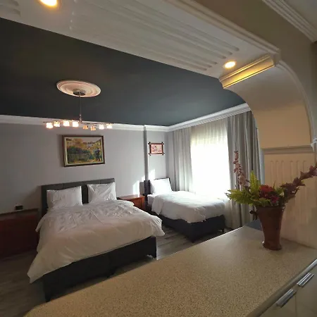 Pensjonat Corner Park Center 3*