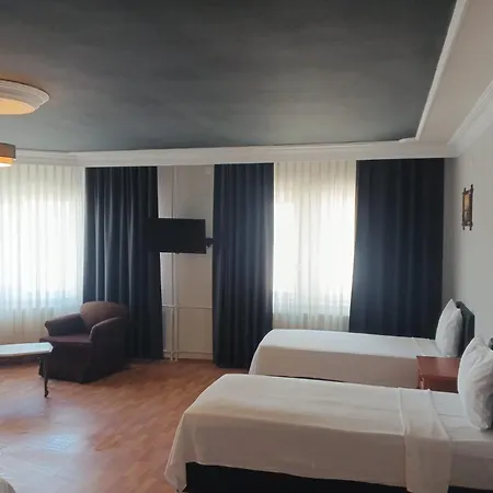 Corner Park Center Гостевой дом Корлу
