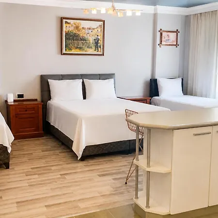 Corner Park Center Корлу